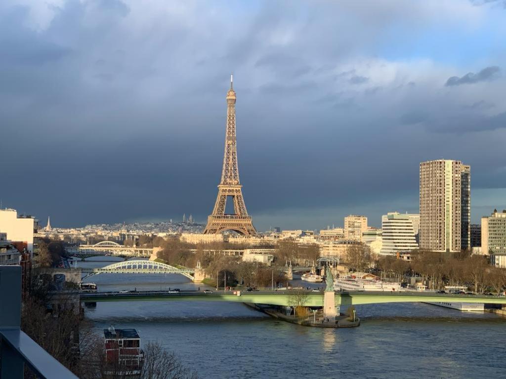 Appartement Vue Tour Eiffel Paris 16 Eme Bagian luar foto