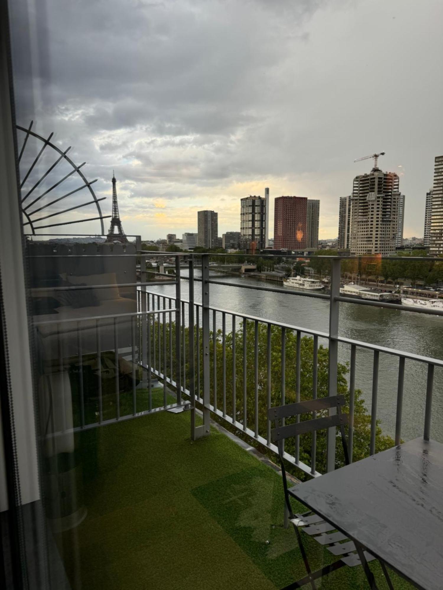 Appartement Vue Tour Eiffel Paris 16 Eme Bagian luar foto