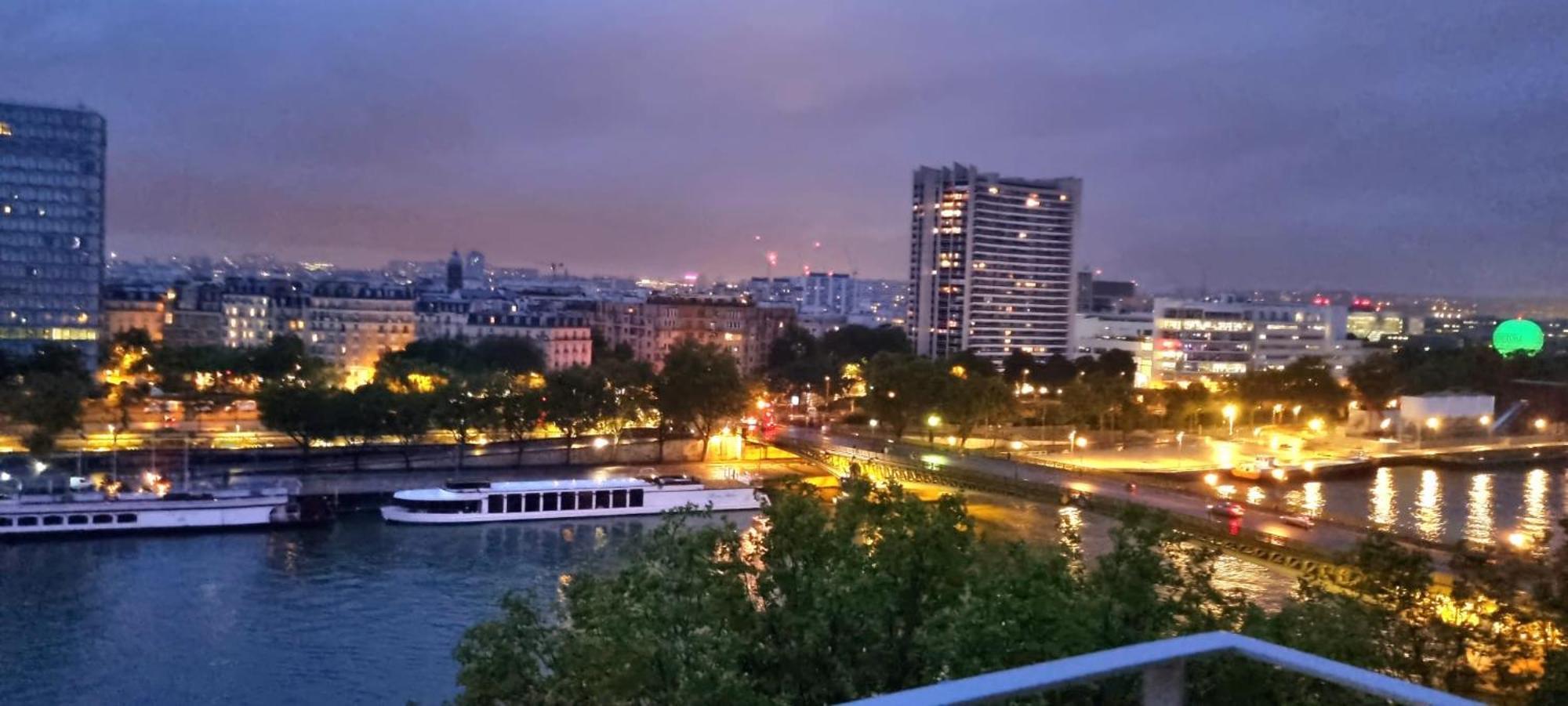 Appartement Vue Tour Eiffel Paris 16 Eme Bagian luar foto